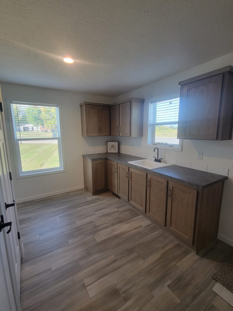 Utility Room, large, washtub